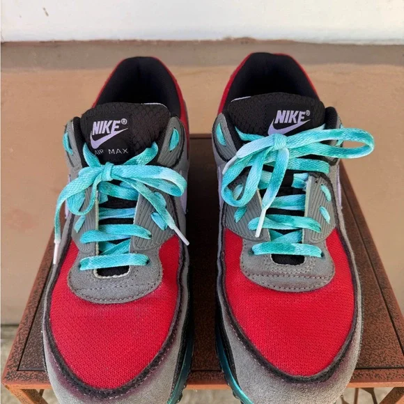 Nike Air Max 90: Bettas - Picture 6 of 9